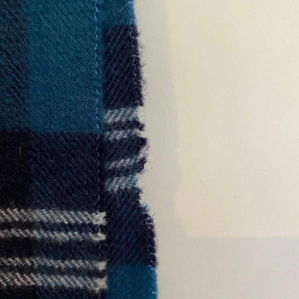 100% Lambswool Made in Scotland Blue and Black Plaid Scarf